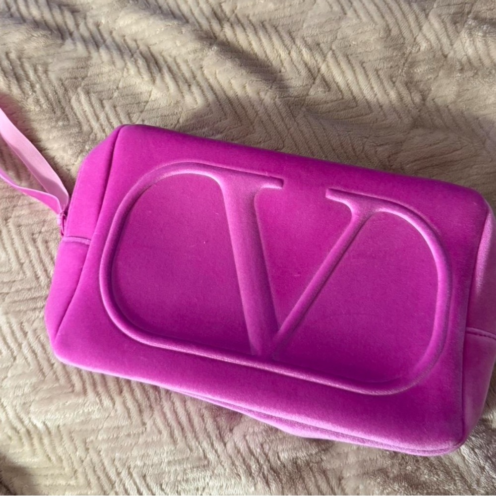 Vibrant Pink Cosmetic Case - Picture 1 of 2